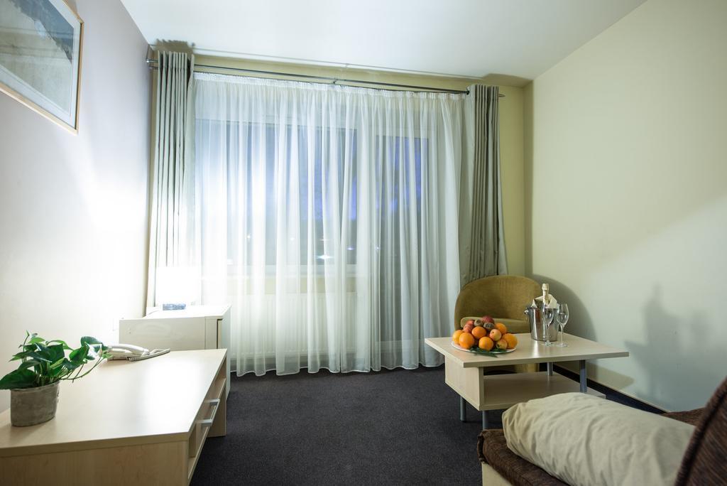 Hotel Audenis Birstonas Bagian luar foto